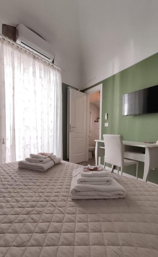 Dimora Della Nonna-Luxury Home Mola di Bari Bagian luar foto