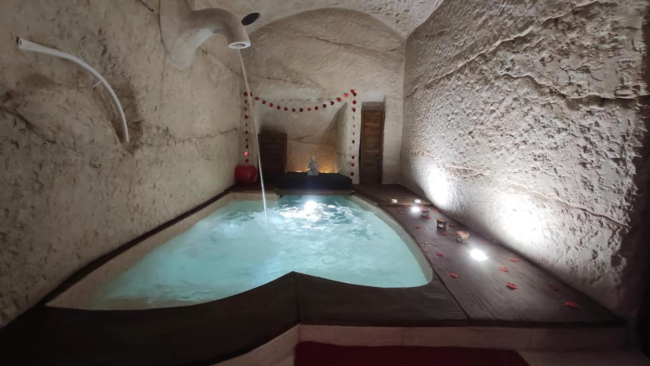 Dimora Della Nonna-Luxury Home Mola di Bari Bagian luar foto