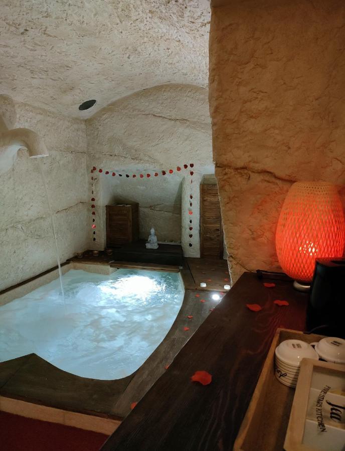 Dimora Della Nonna-Luxury Home Mola di Bari Bagian luar foto