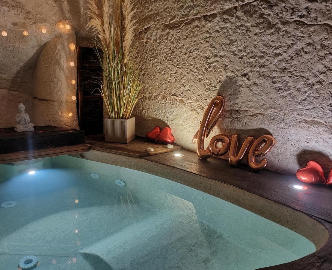Dimora Della Nonna-Luxury Home Mola di Bari Bagian luar foto